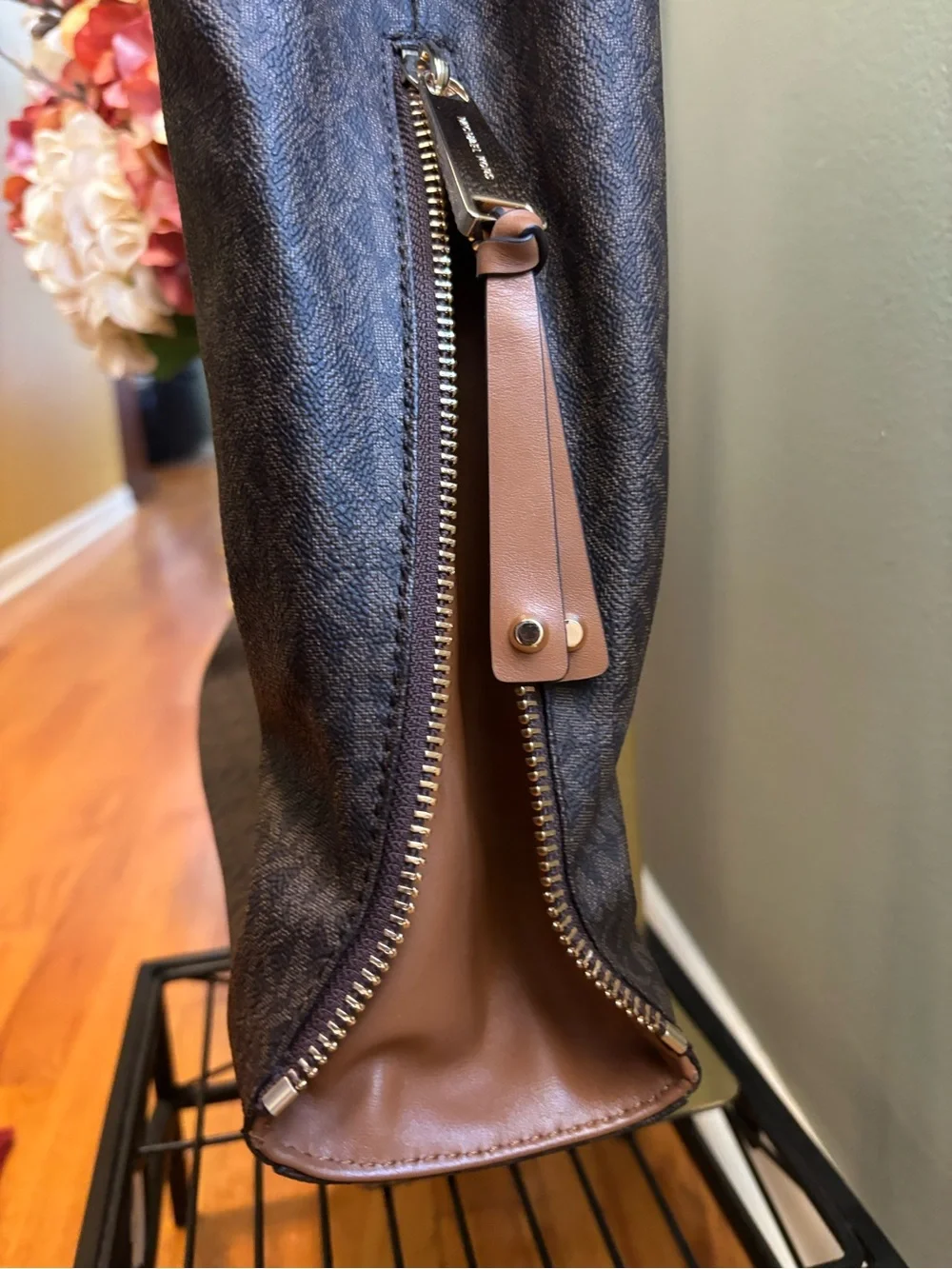 Michael Kors Men's Cognac Brown Leather handbag 🎁 Free Gift with Purchase! ✨
